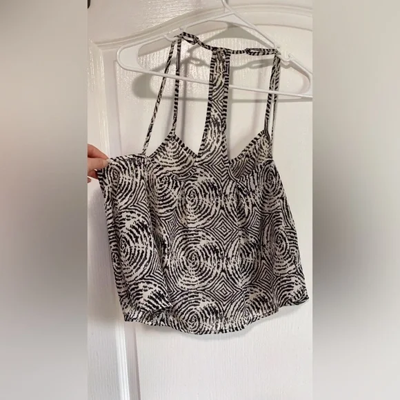 Black and White Patterned Women's Top - Picture 2 of 3